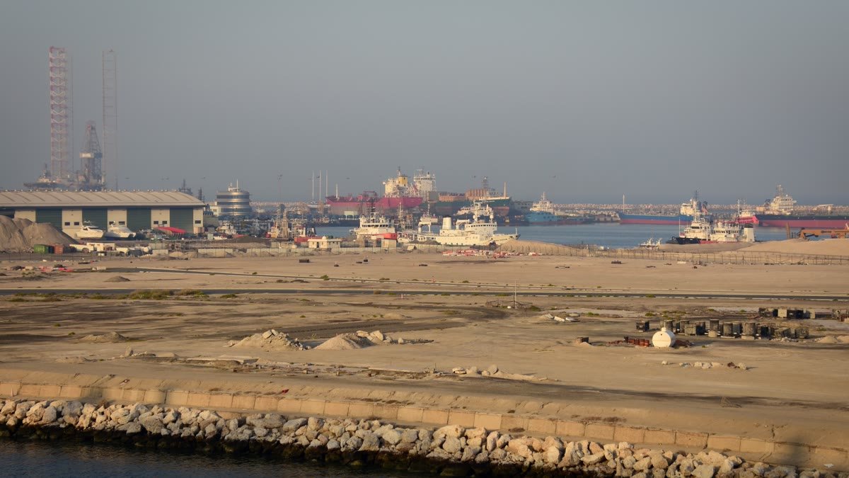الخدمات التجارية